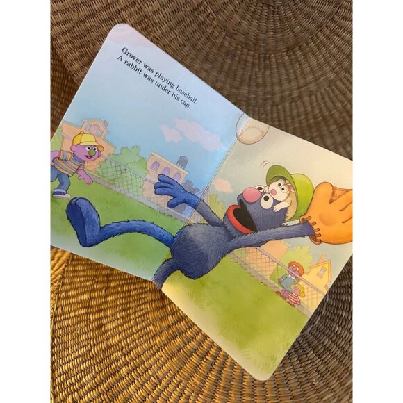 The Bunny Hop (Sesame Street): An Easter Board Book for Babies and ToddlersBook - Picture 9 of 11